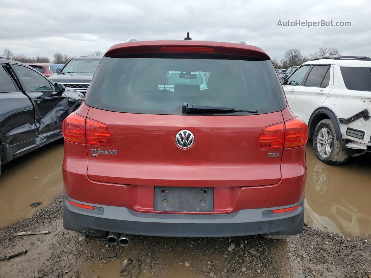 2016 Volkswagen Tiguan S Red vin: WVGAV7AX9GW068181