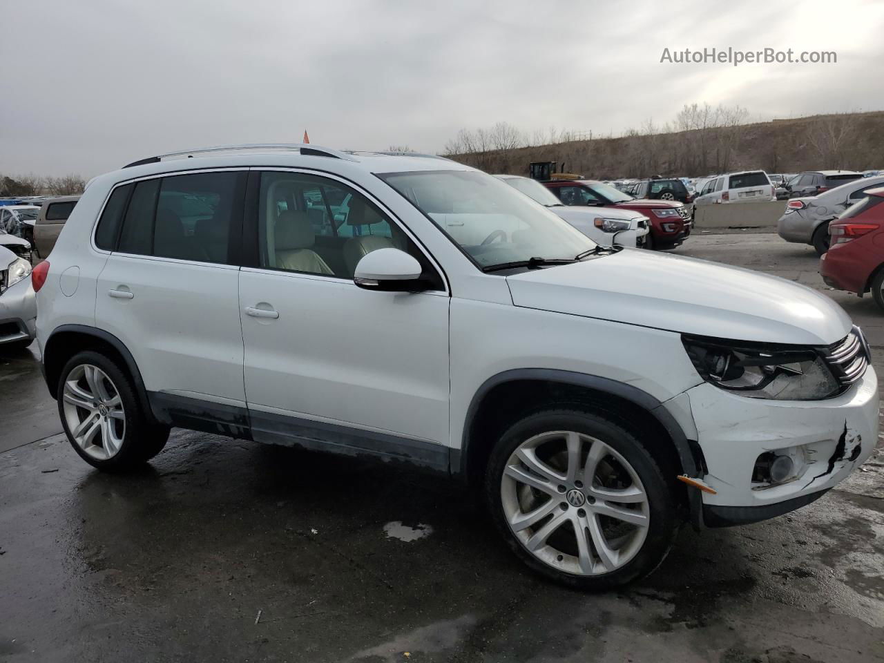 2016 Volkswagen Tiguan S Белый vin: WVGAV7AX9GW591698