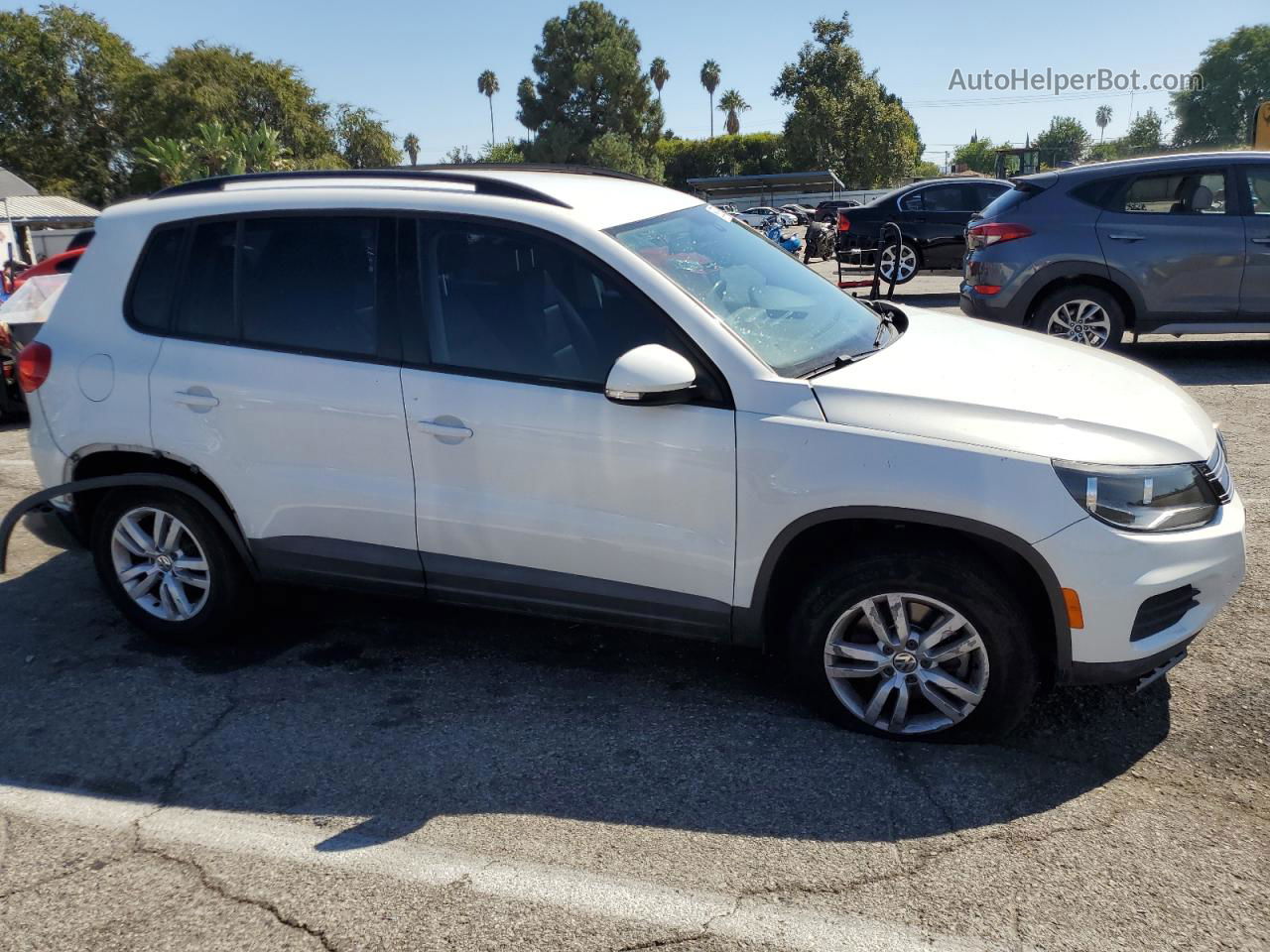 2016 Volkswagen Tiguan S White vin: WVGAV7AX9GW609066