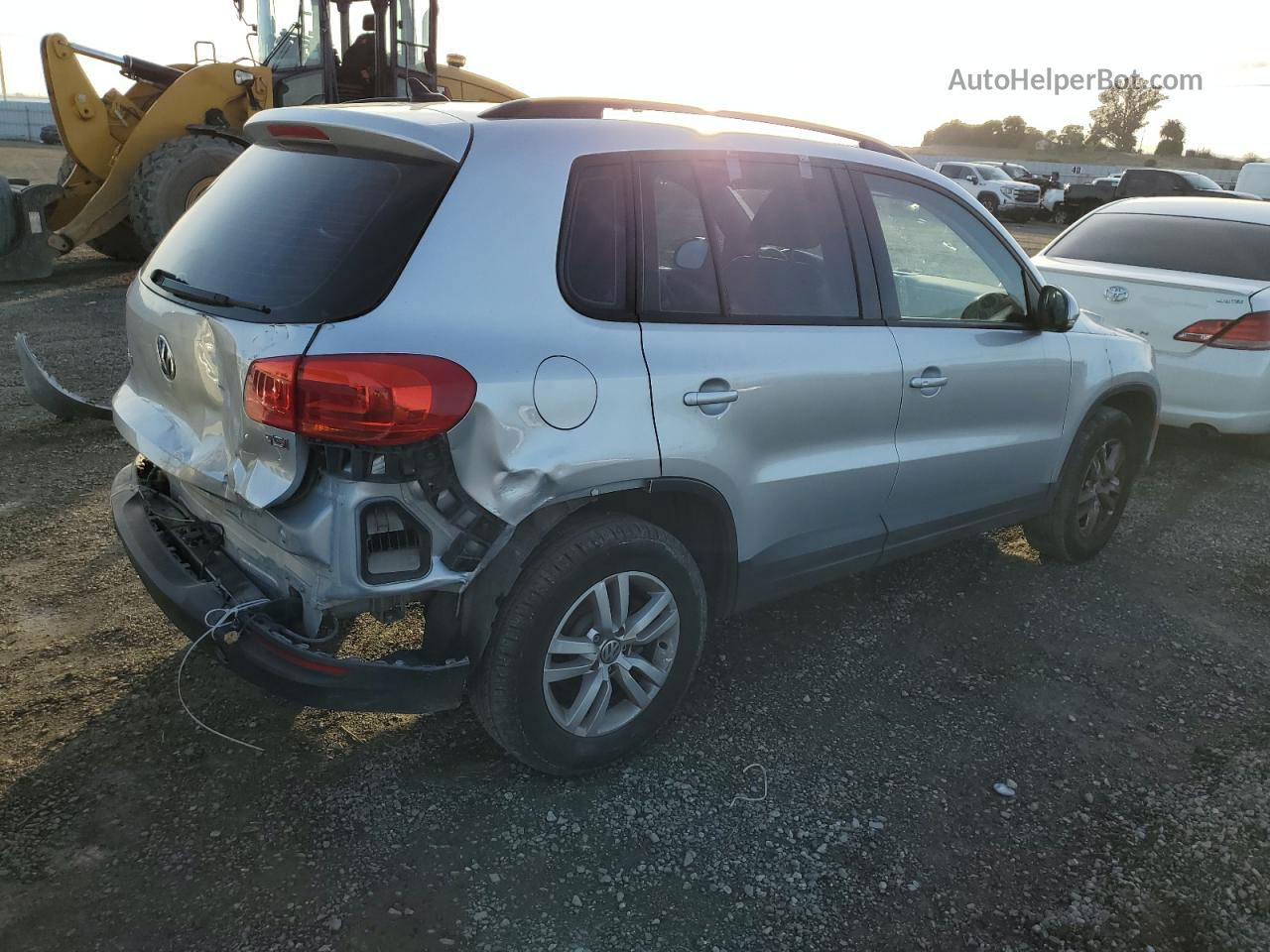 2017 Volkswagen Tiguan S Silver vin: WVGAV7AX9HK004389