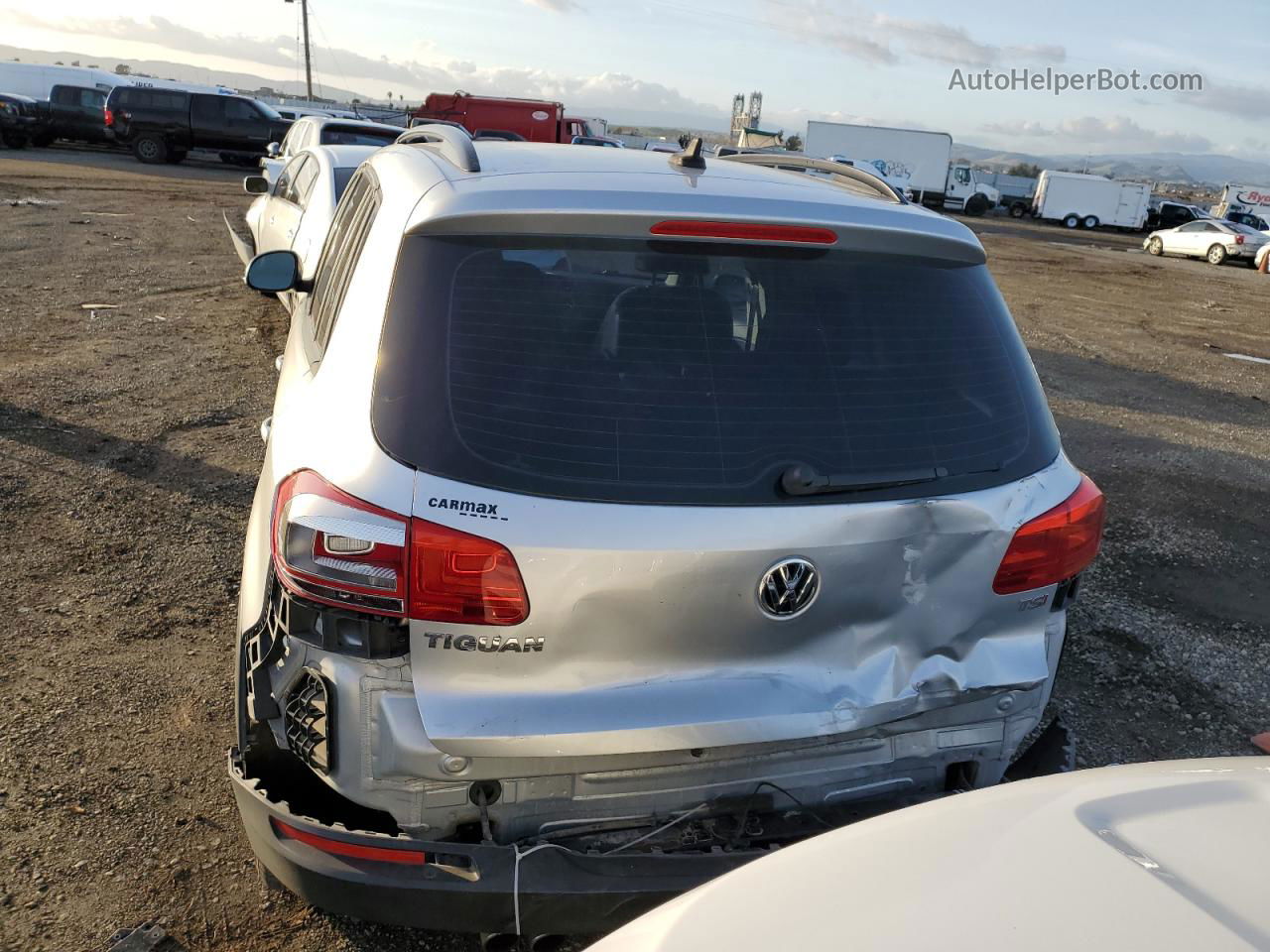 2017 Volkswagen Tiguan S Silver vin: WVGAV7AX9HK004389