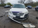 2010 Volkswagen Tiguan S Белый vin: WVGAV7AXXAW510554