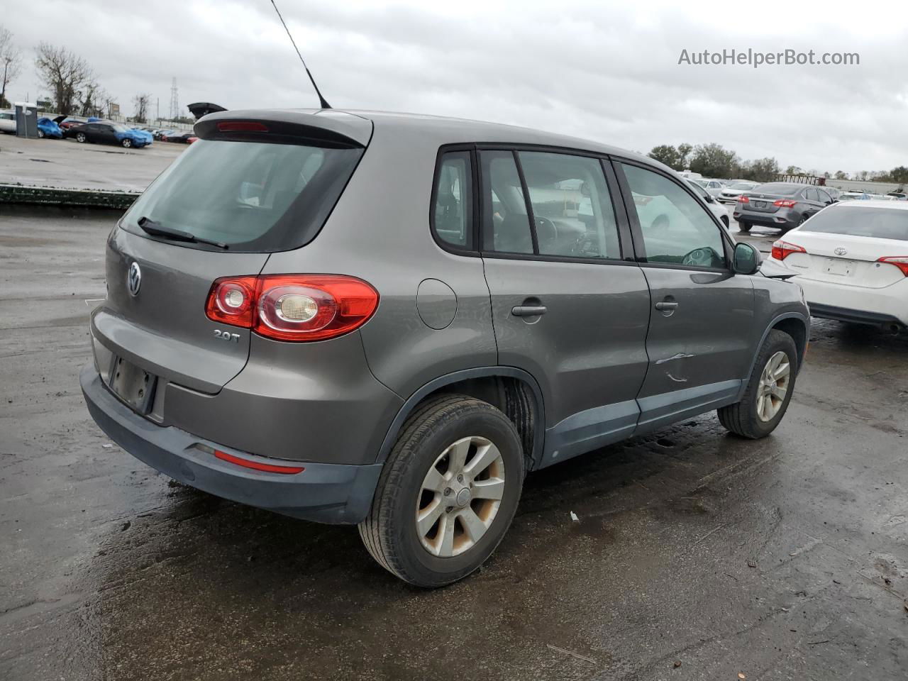 2010 Volkswagen Tiguan S Gray vin: WVGAV7AXXAW511610