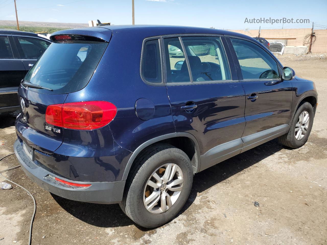 2013 Volkswagen Tiguan S Blue vin: WVGAV7AXXDW510039