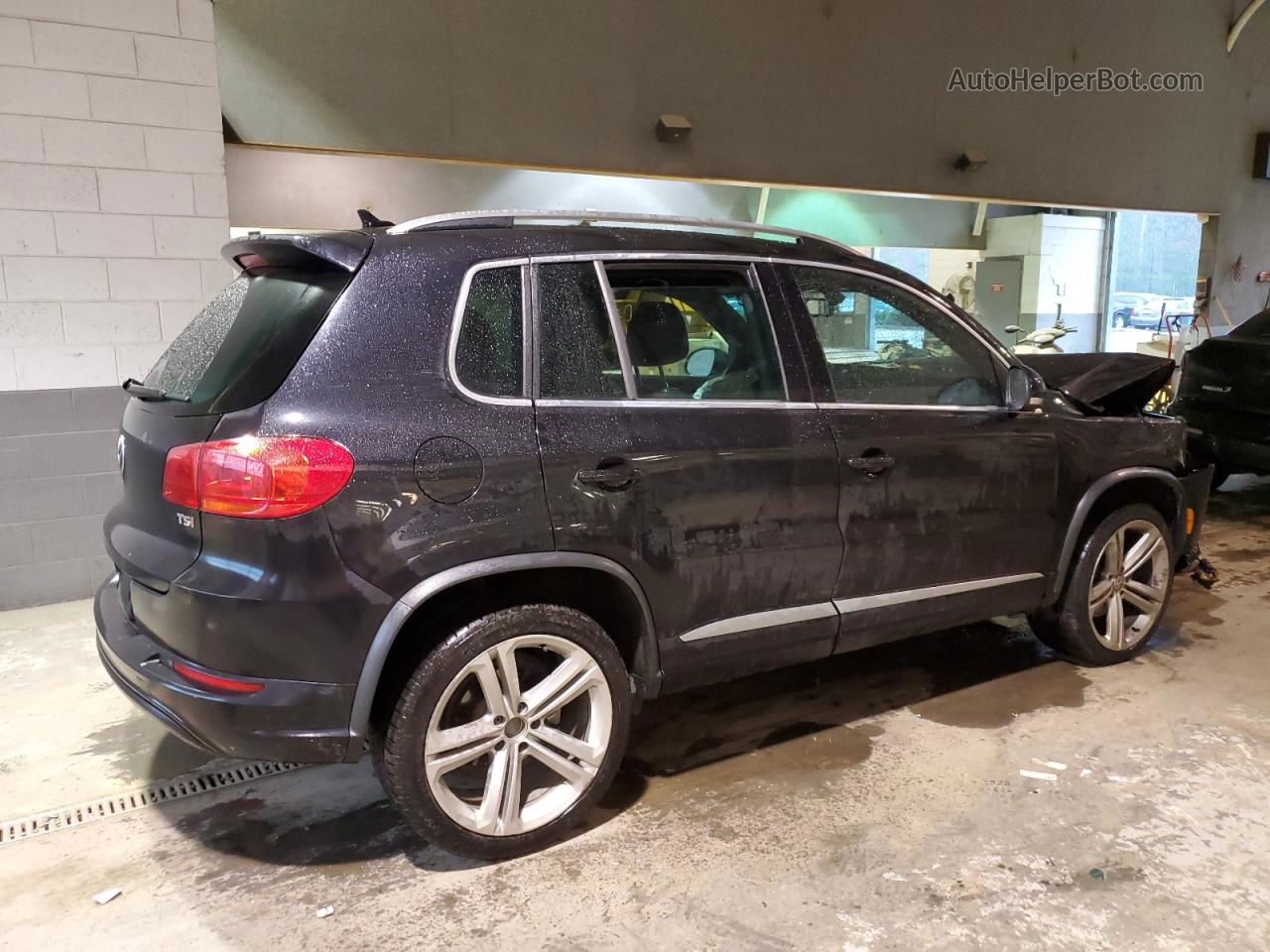 2016 Volkswagen Tiguan S Черный vin: WVGAV7AXXGW604510