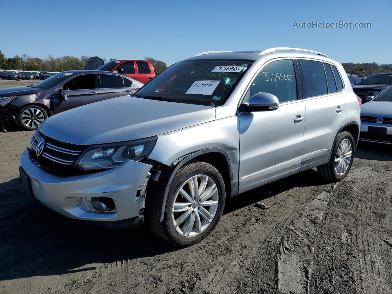 2016 Volkswagen Tiguan S Silver vin: WVGAV7AXXGW607164