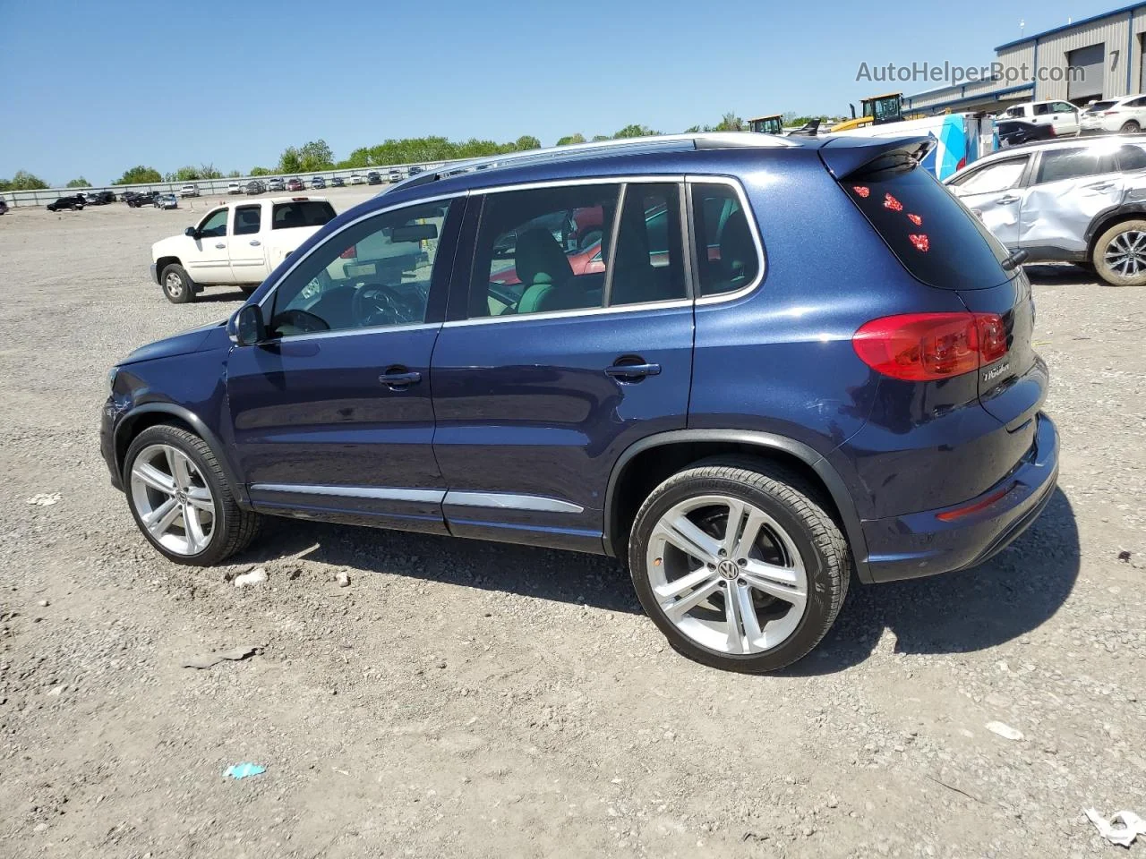 2016 Volkswagen Tiguan S Blue vin: WVGAV7AXXGW614034