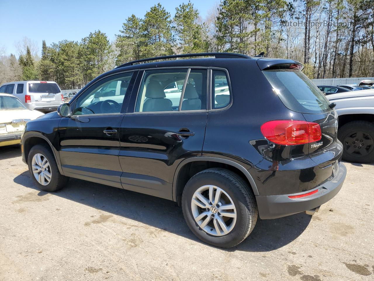 2017 Volkswagen Tiguan S Black vin: WVGAV7AXXHK000285