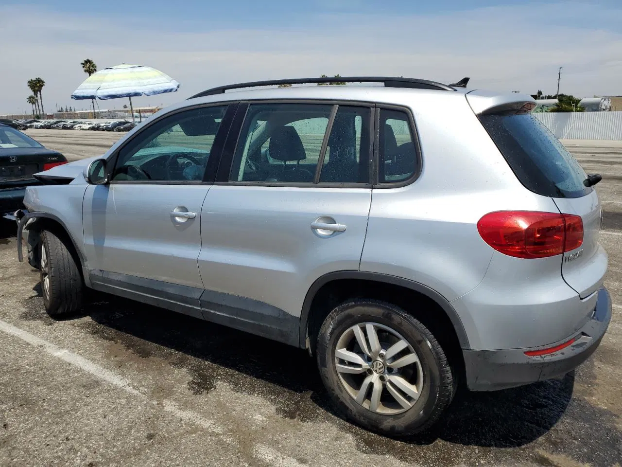 2017 Volkswagen Tiguan S Silver vin: WVGAV7AXXHK028832