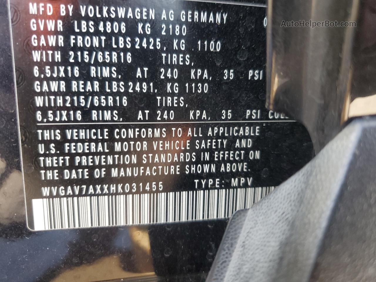 2017 Volkswagen Tiguan S Черный vin: WVGAV7AXXHK031455