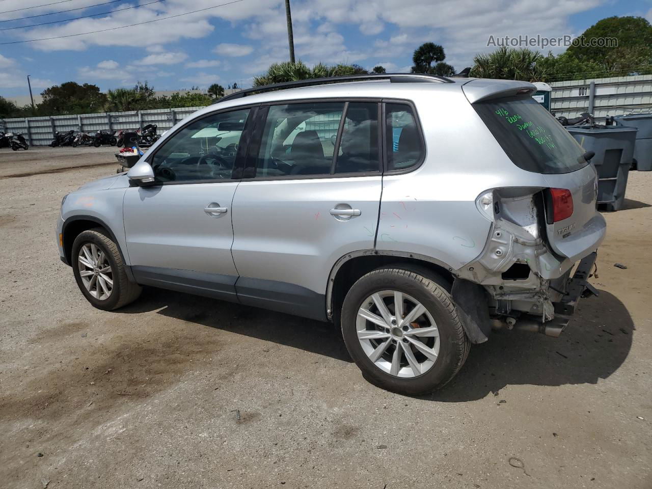 2018 Volkswagen Tiguan Limited  Silver vin: WVGAV7AXXJK001040