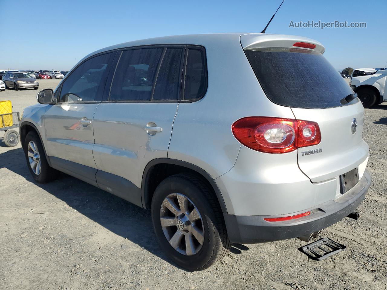 2010 Volkswagen Tiguan S Silver vin: WVGAV9AX0AW510879