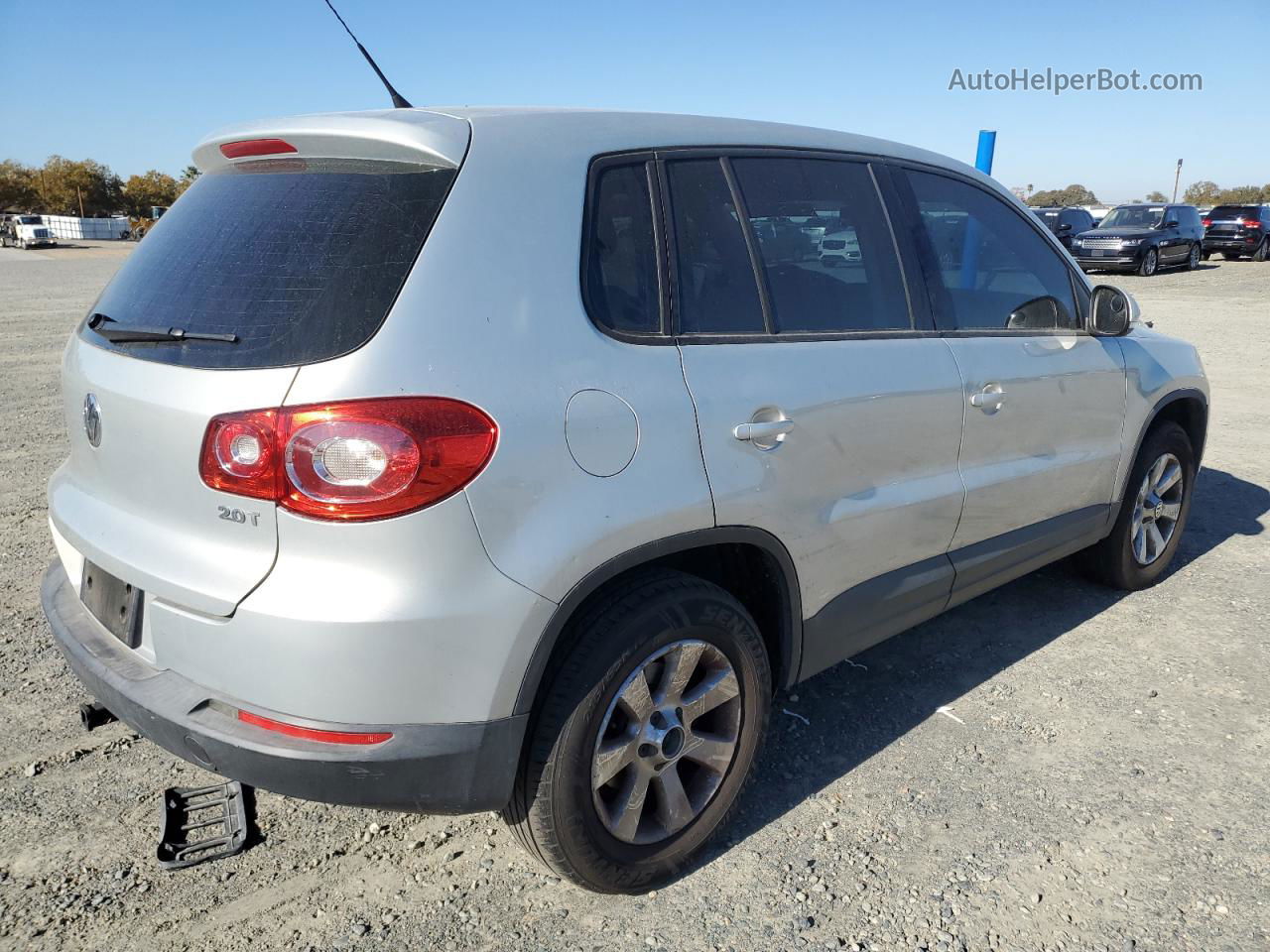 2010 Volkswagen Tiguan S Silver vin: WVGAV9AX0AW510879