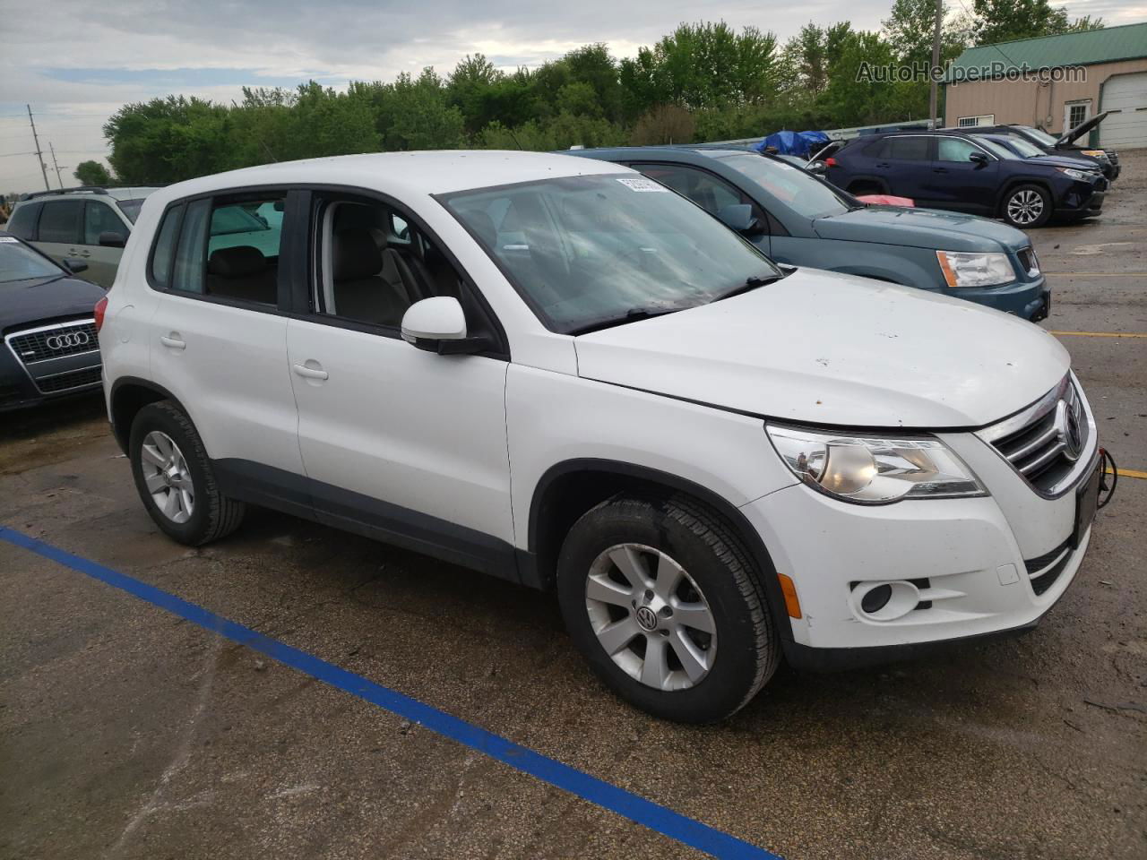 2010 Volkswagen Tiguan S White vin: WVGAV9AX9AW535196