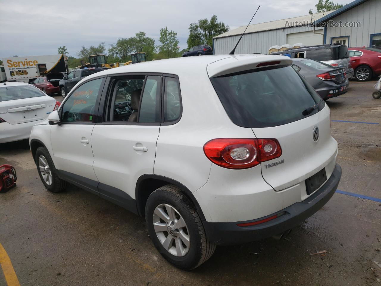 2010 Volkswagen Tiguan S White vin: WVGAV9AX9AW535196