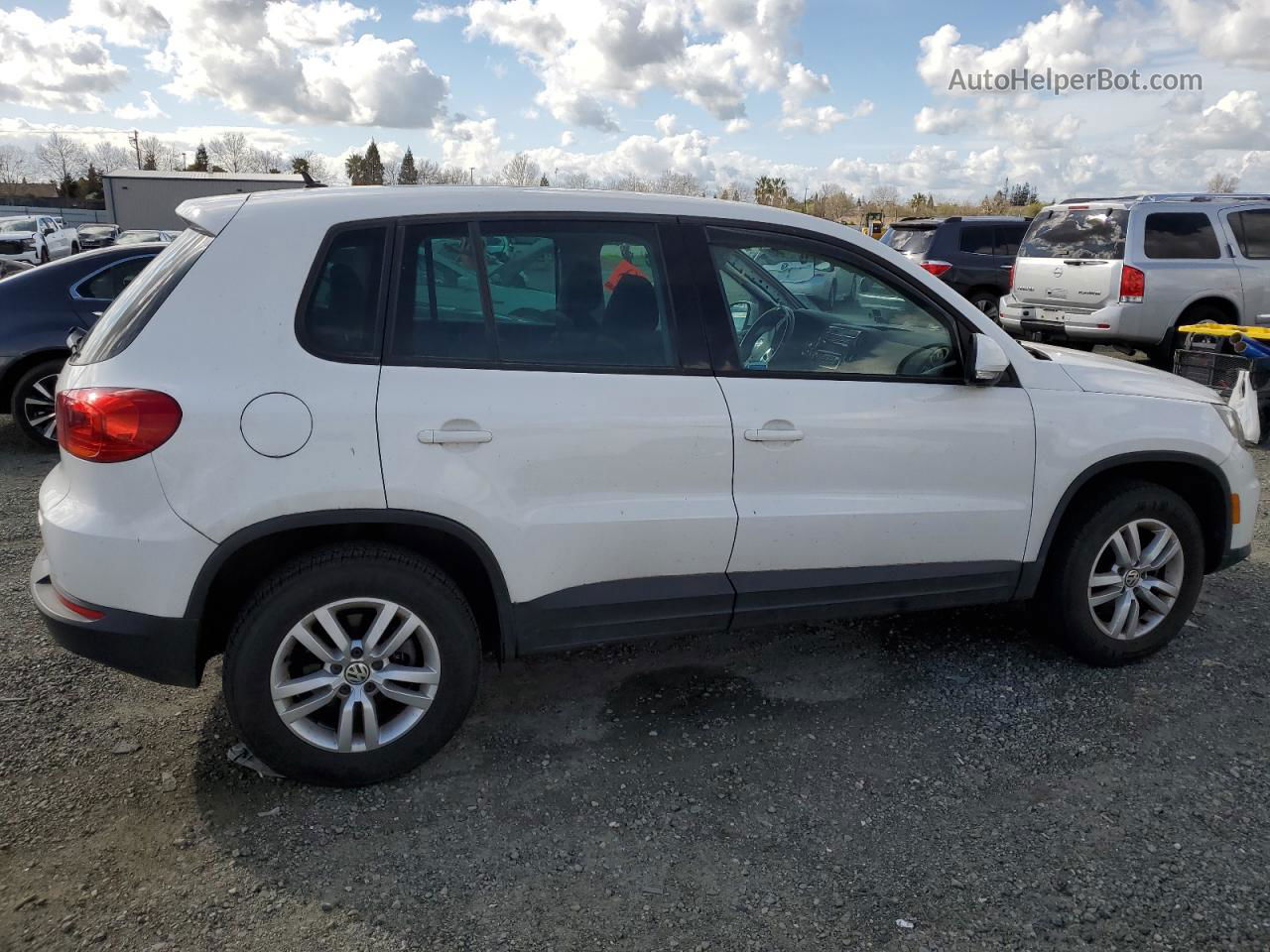 2013 Volkswagen Tiguan S White vin: WVGBV3AX0DW606923