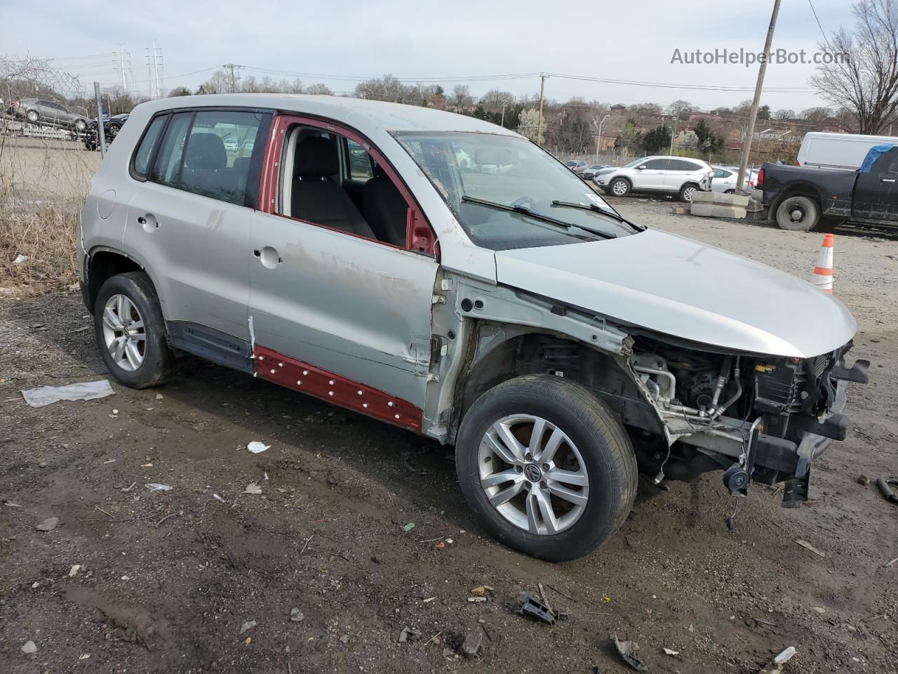 2013 Volkswagen Tiguan S Silver vin: WVGBV3AX1DW581661