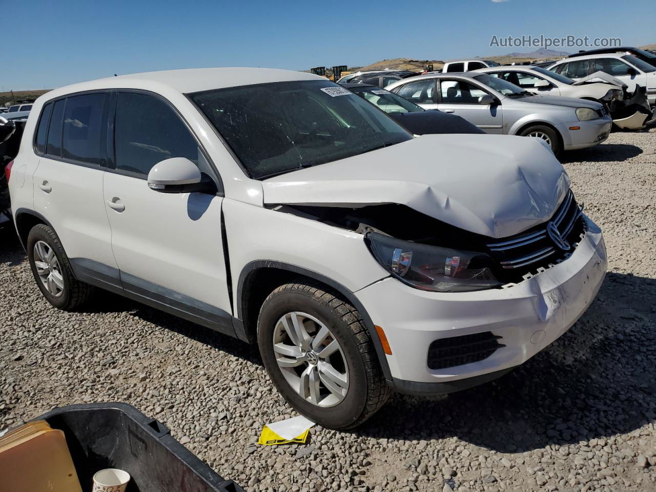 2013 Volkswagen Tiguan S White vin: WVGBV3AX2DW569504