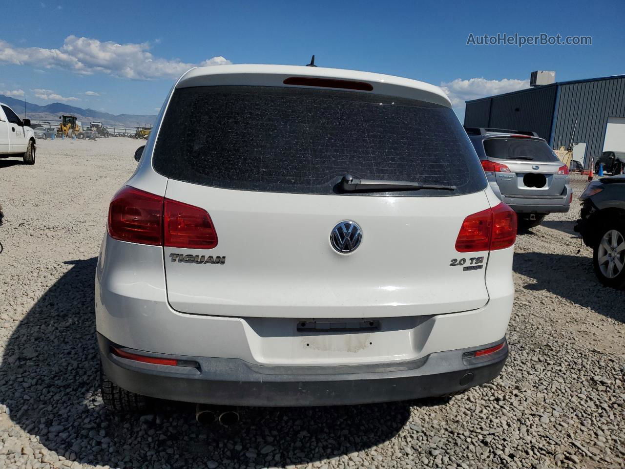 2013 Volkswagen Tiguan S White vin: WVGBV3AX2DW569504