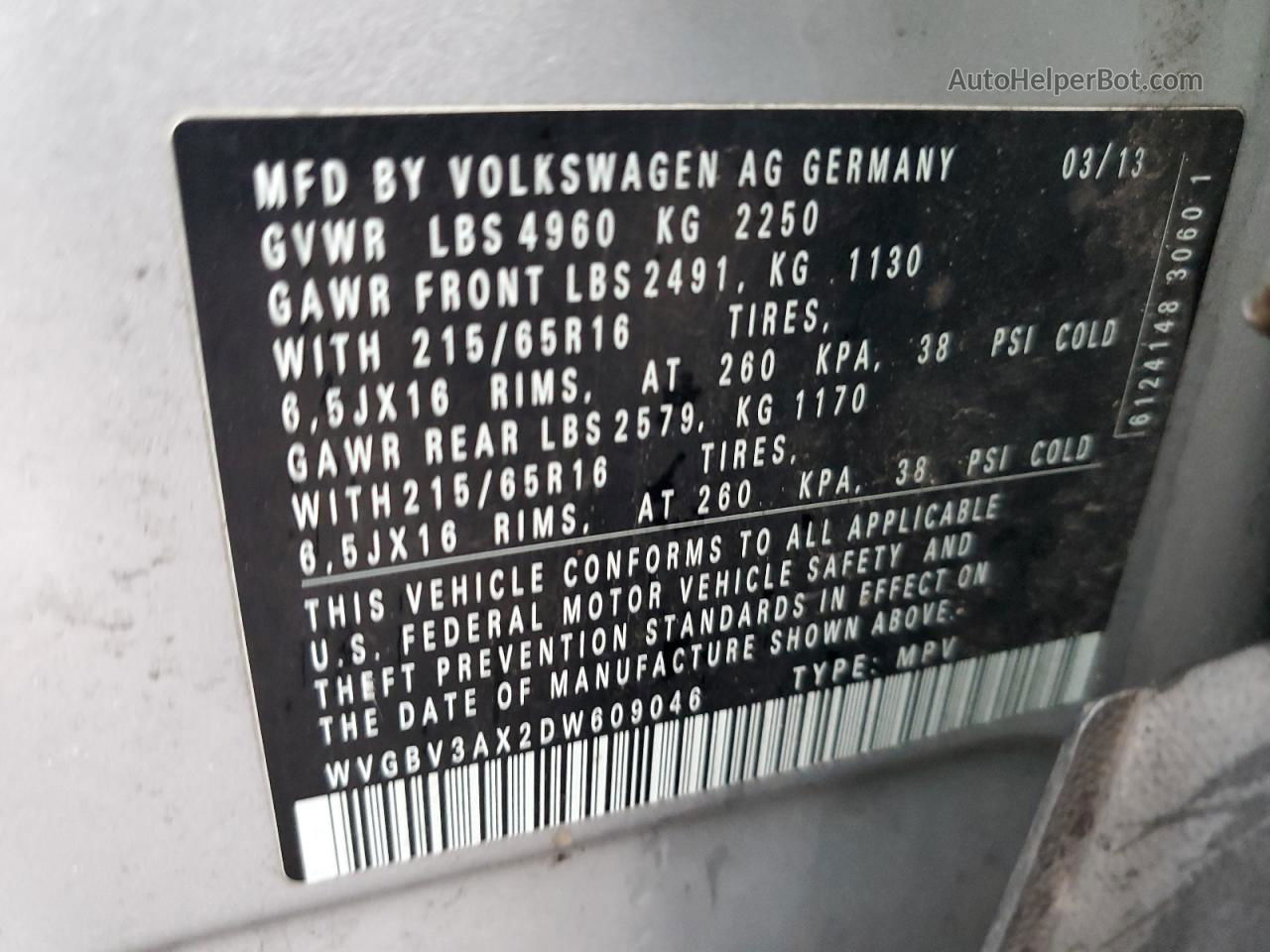 2013 Volkswagen Tiguan S Silver vin: WVGBV3AX2DW609046