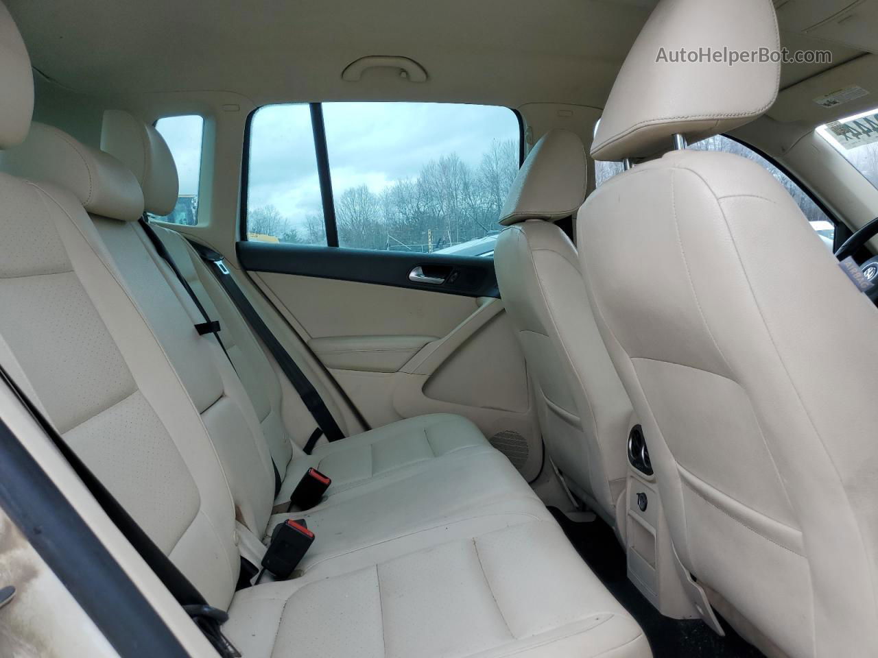 2013 Volkswagen Tiguan S Белый vin: WVGBV3AX3DW621643