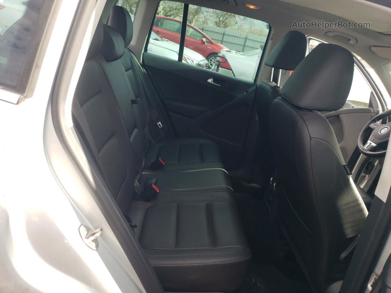 2013 Volkswagen Tiguan S Silver vin: WVGBV3AX6DW621202