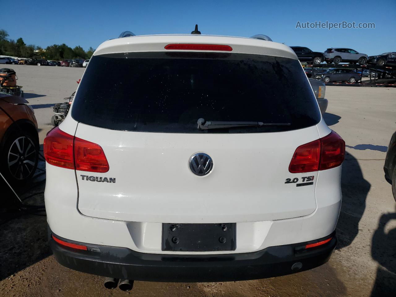 2013 Volkswagen Tiguan S White vin: WVGBV3AX7DW559678