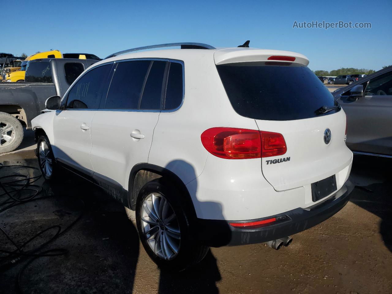 2013 Volkswagen Tiguan S White vin: WVGBV3AX7DW559678