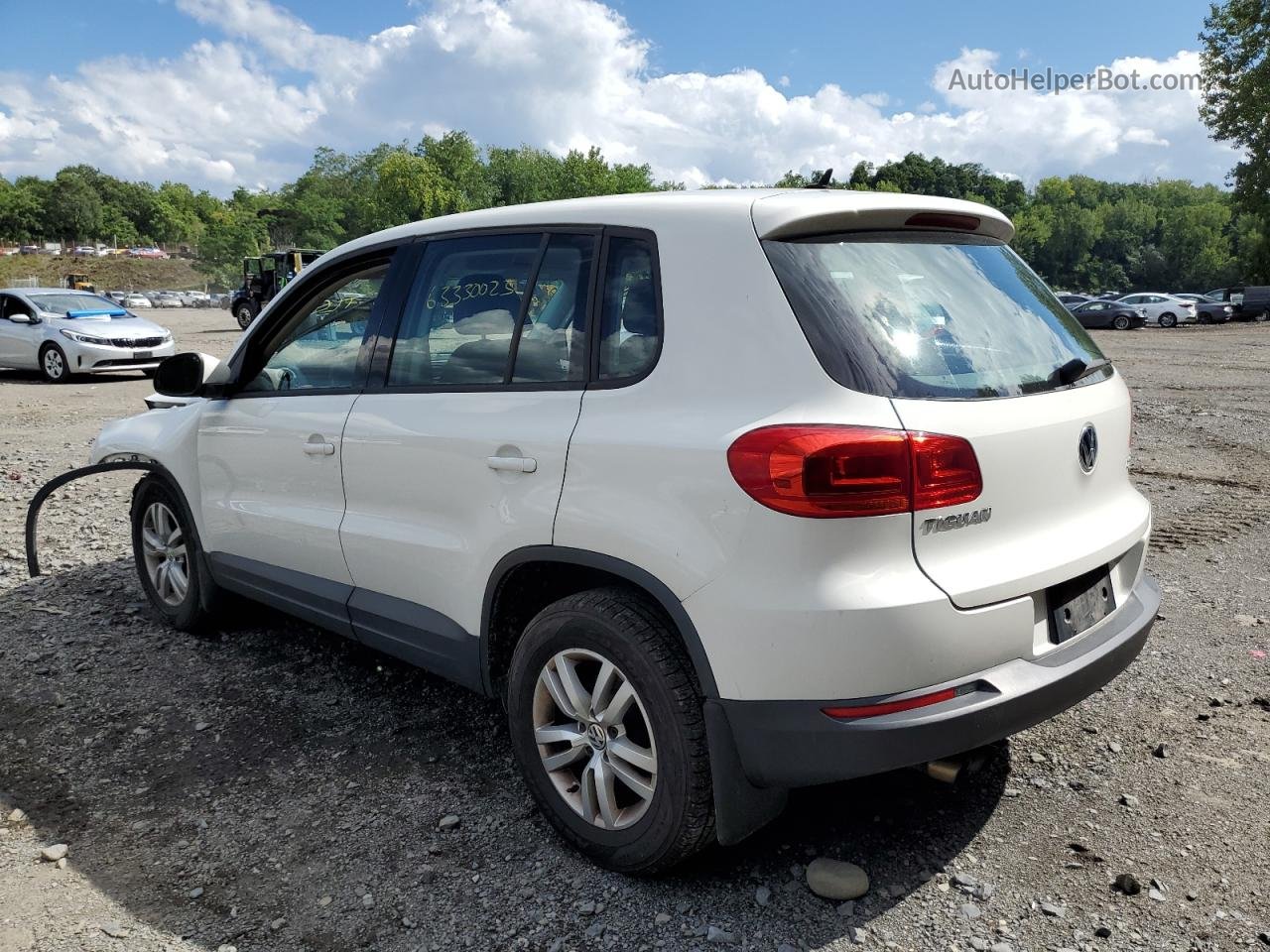 2013 Volkswagen Tiguan S White vin: WVGBV3AX7DW600035