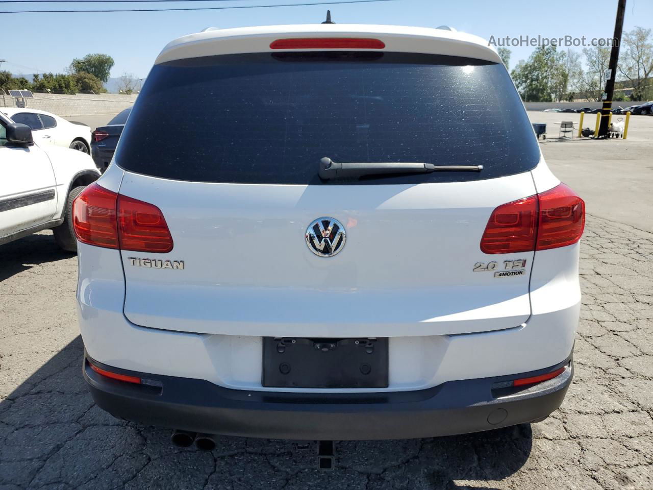 2013 Volkswagen Tiguan S White vin: WVGBV3AX8DW618348