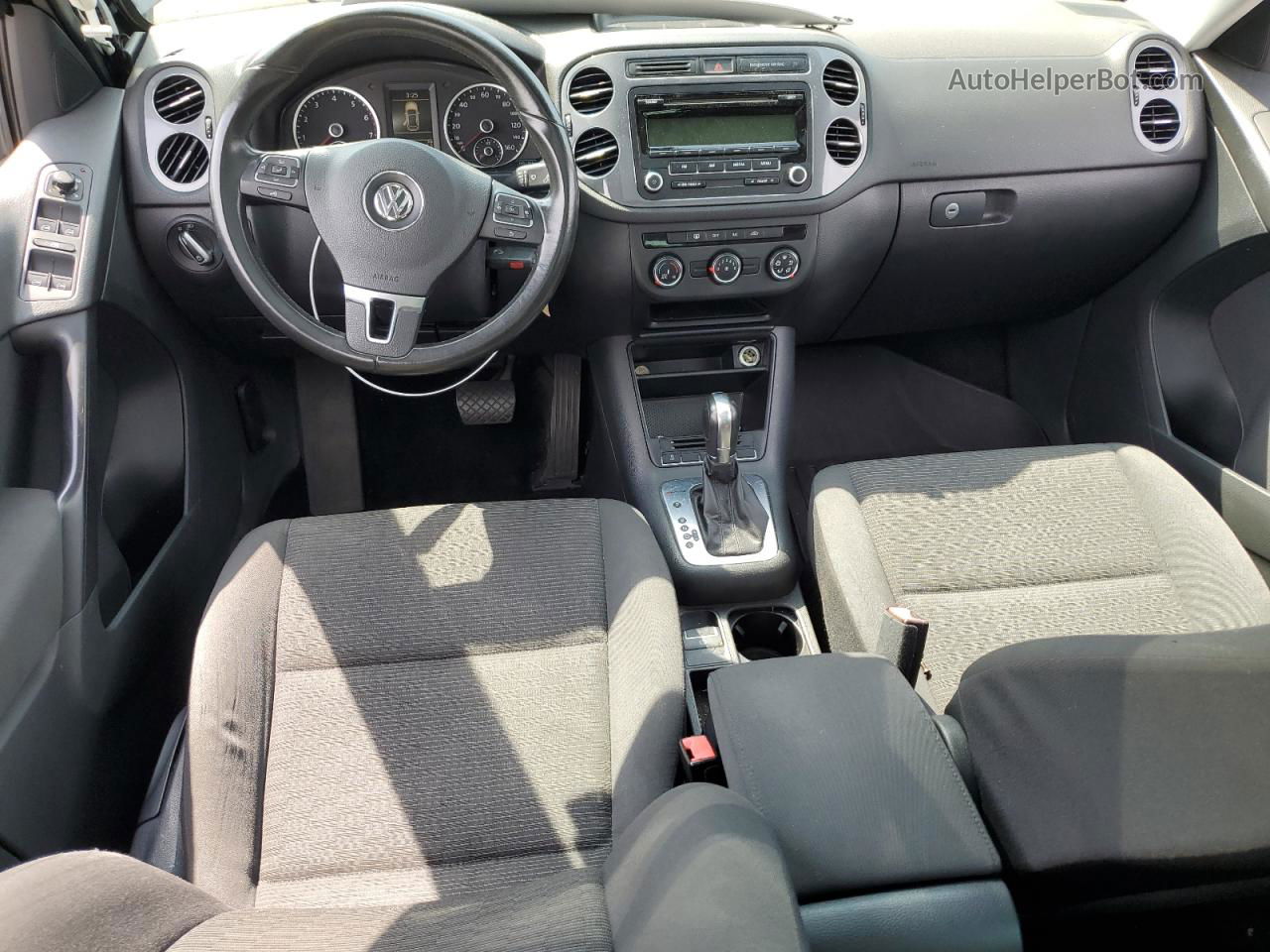 2013 Volkswagen Tiguan S Черный vin: WVGBV3AX9DW053186