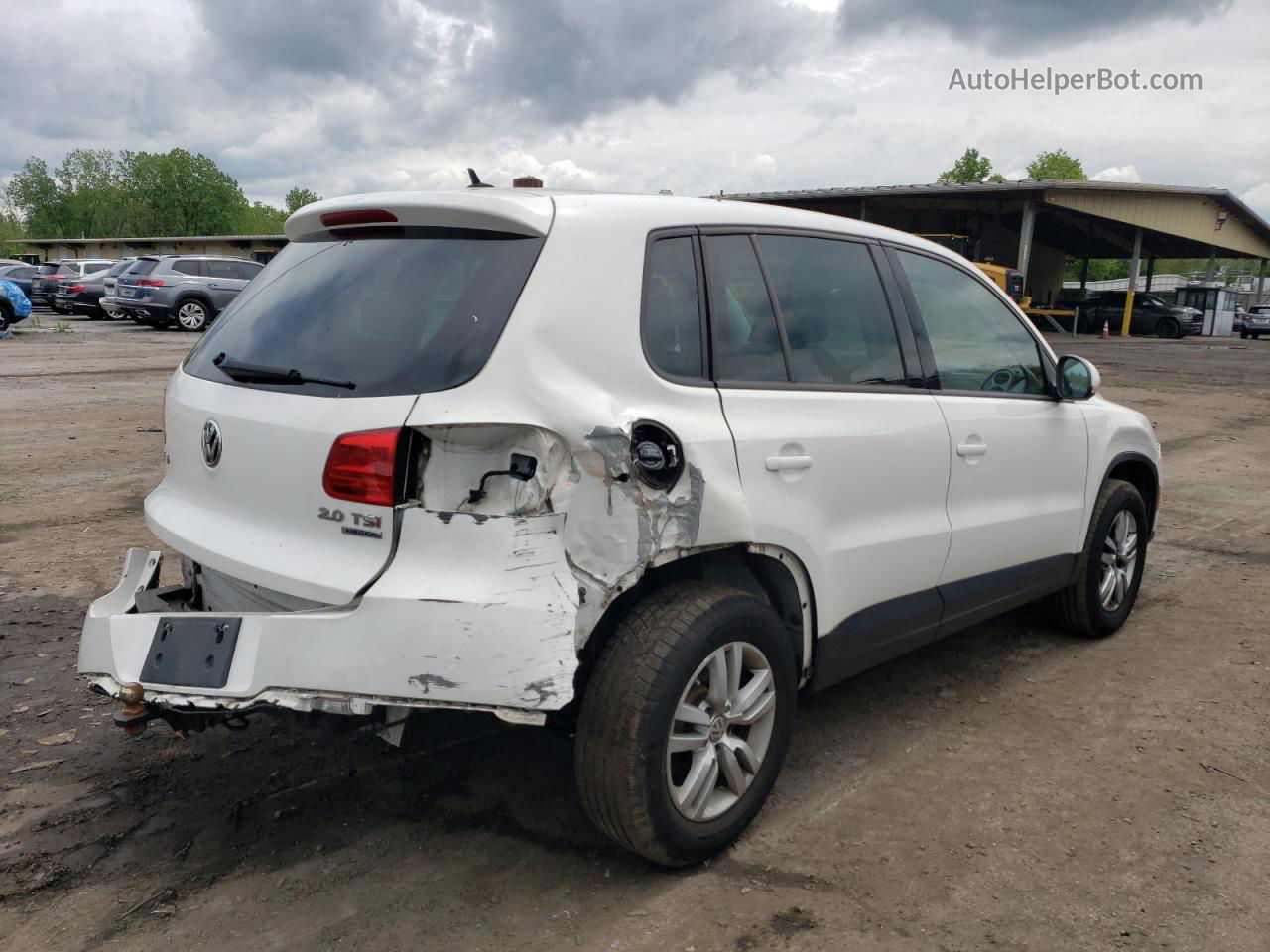 2013 Volkswagen Tiguan S White vin: WVGBV3AX9DW577793