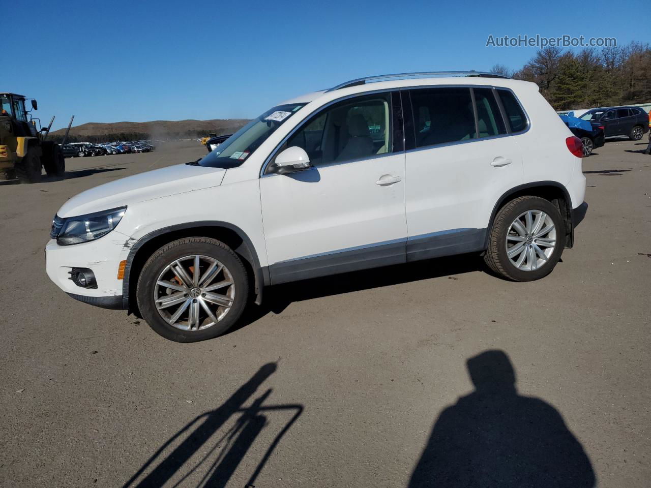 2013 Volkswagen Tiguan S White vin: WVGBV3AX9DW590561