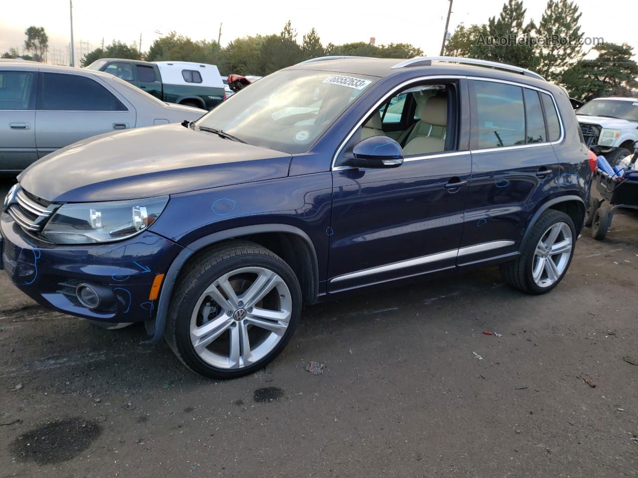 2016 Volkswagen Tiguan S Blue vin: WVGBV7AX0GW092244