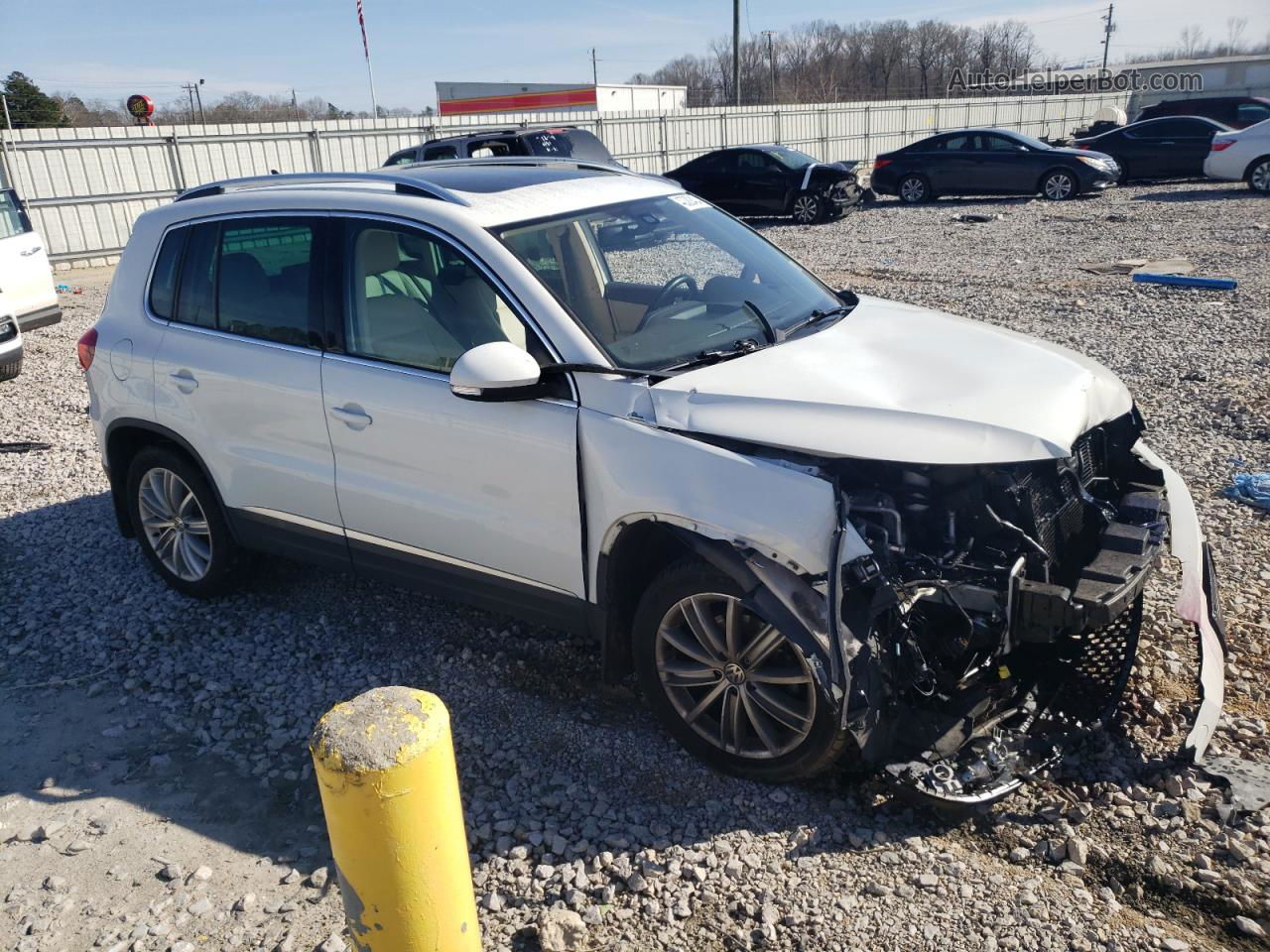 2016 Volkswagen Tiguan S White vin: WVGBV7AX0GW586409