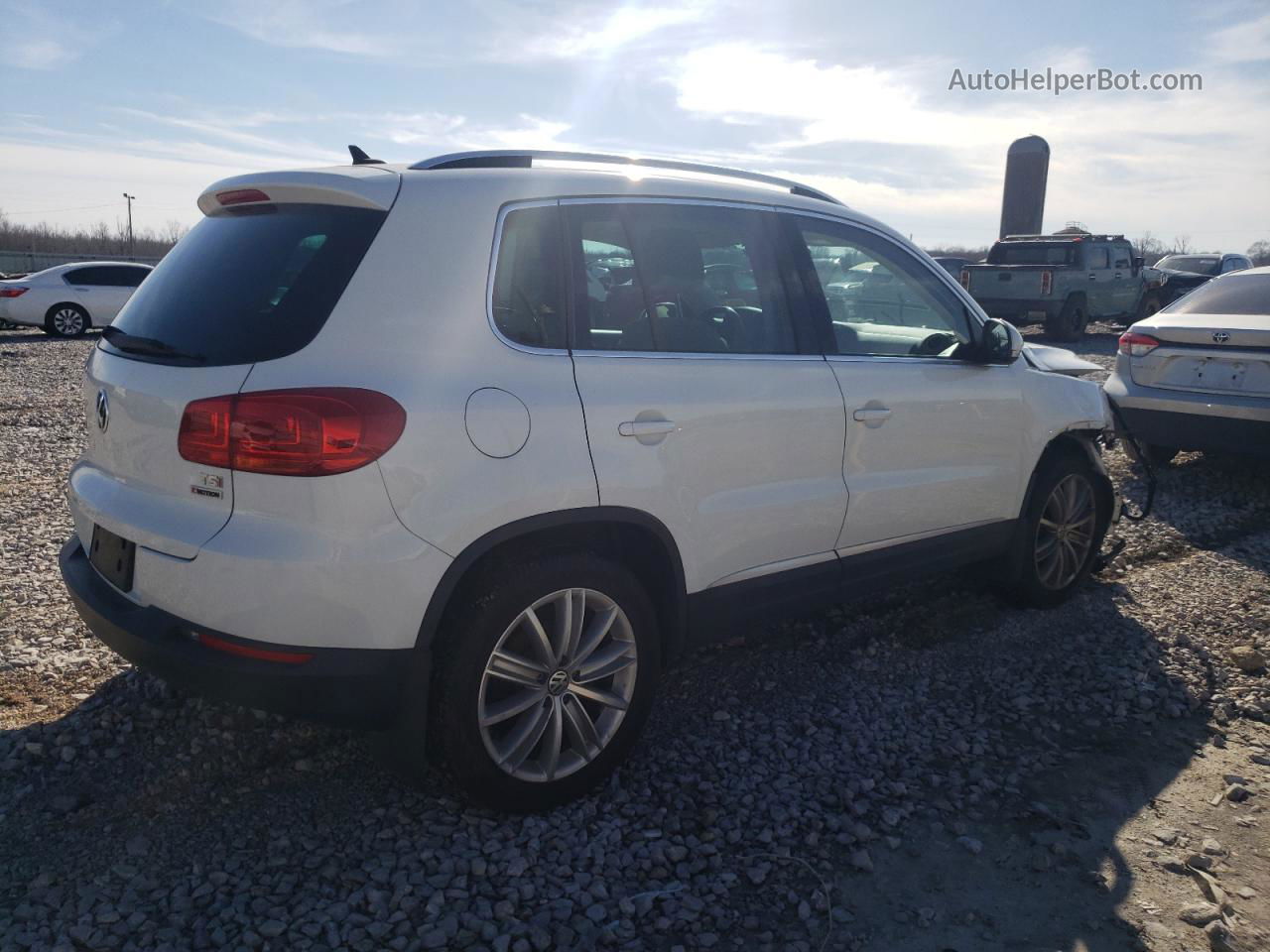 2016 Volkswagen Tiguan S White vin: WVGBV7AX0GW586409