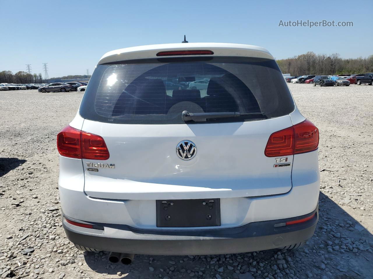 2018 Volkswagen Tiguan Limited  White vin: WVGBV7AX0JK001620