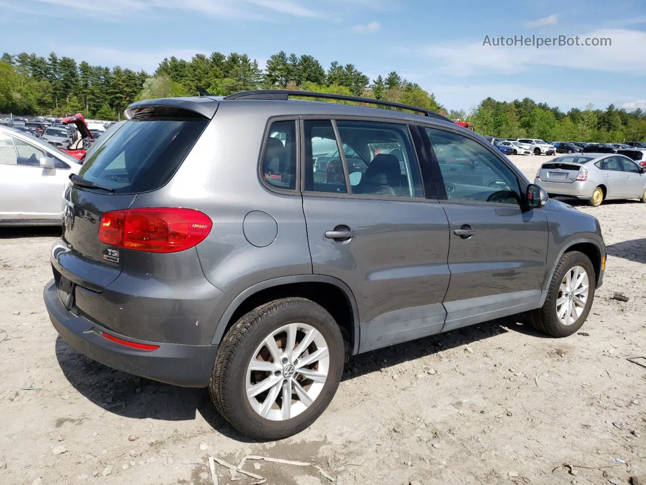 2018 Volkswagen Tiguan Limited  Gray vin: WVGBV7AX0JK002993