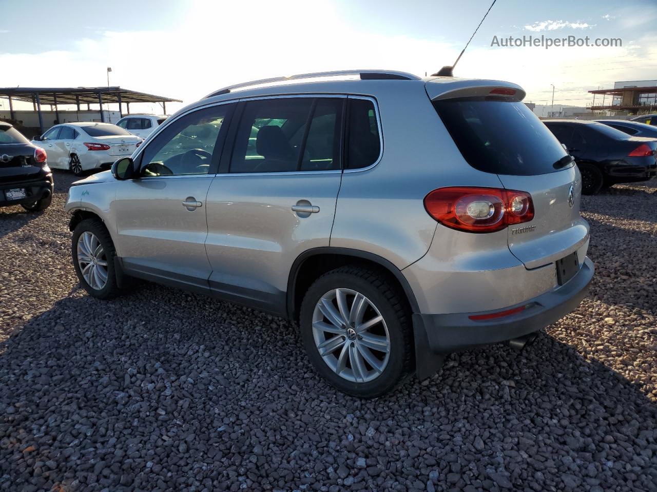 2010 Volkswagen Tiguan Se Серебряный vin: WVGBV7AX1AW515792