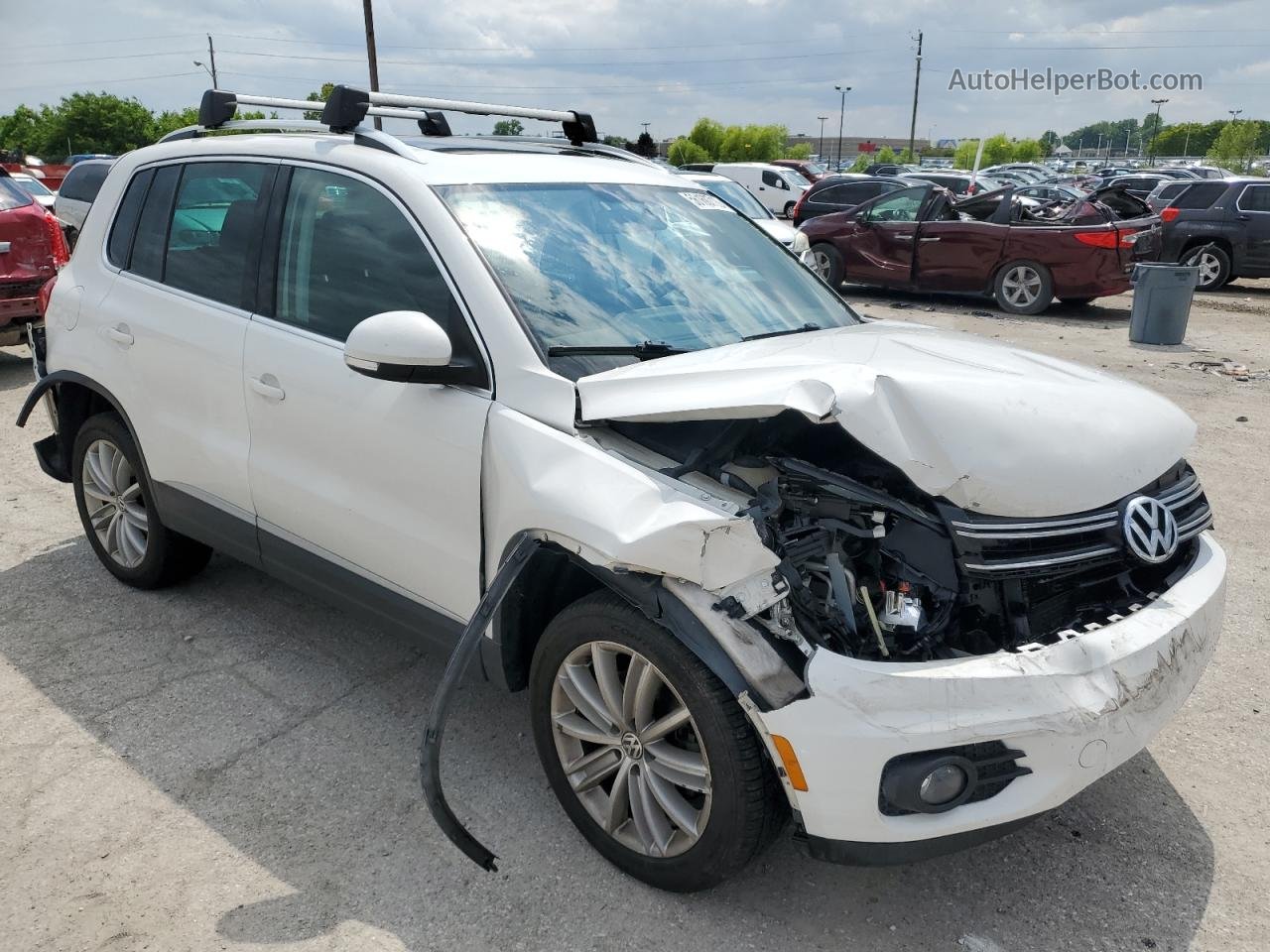 2013 Volkswagen Tiguan S Белый vin: WVGBV7AX1DW512072