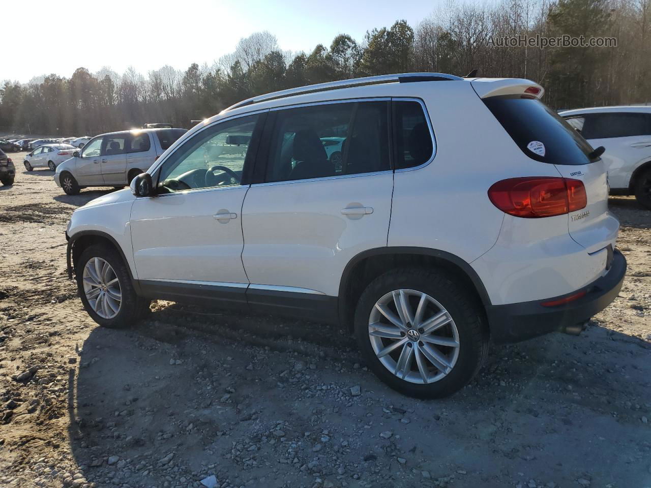 2013 Volkswagen Tiguan S White vin: WVGBV7AX1DW517000