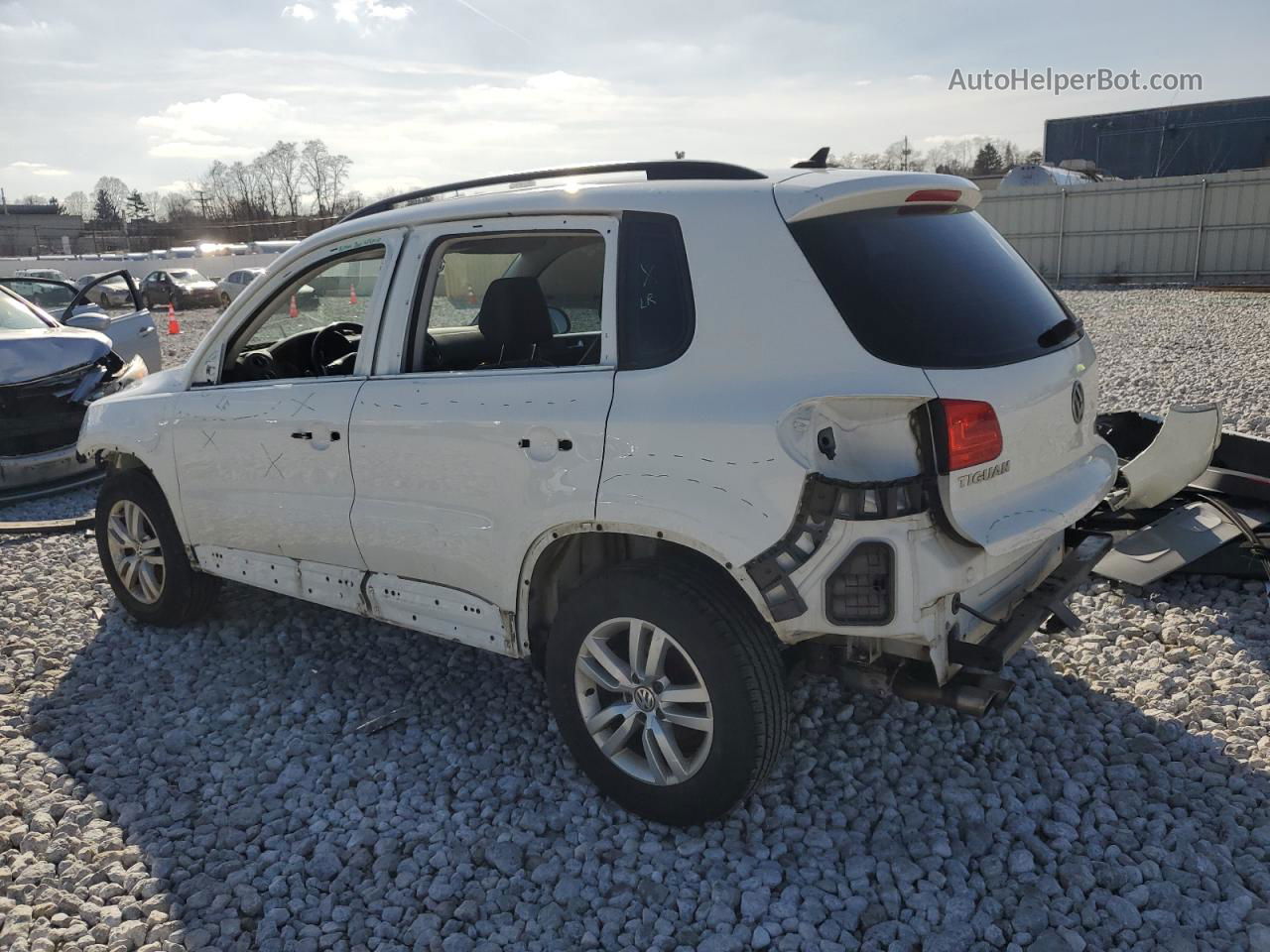 2017 Volkswagen Tiguan S White vin: WVGBV7AX1HK012104