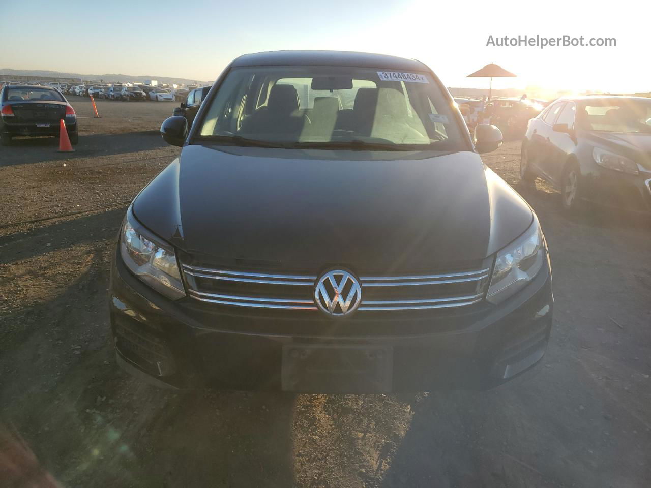 2017 Volkswagen Tiguan S Черный vin: WVGBV7AX1HK048195