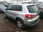 2010 Volkswagen Tiguan Wolfsburg Edition Серебряный vin: WVGBV7AX2AW532875