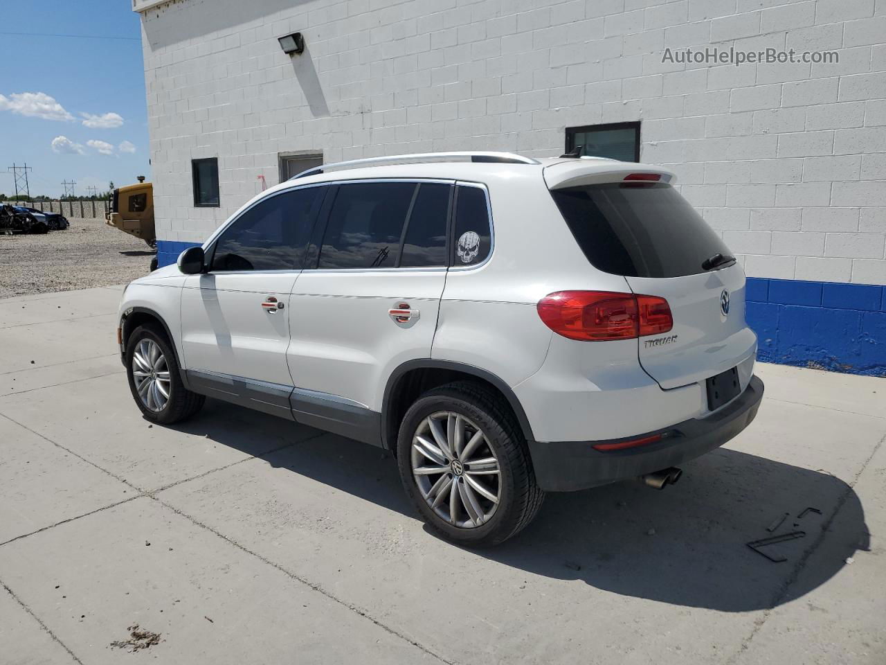 2013 Volkswagen Tiguan S White vin: WVGBV7AX2DW504482