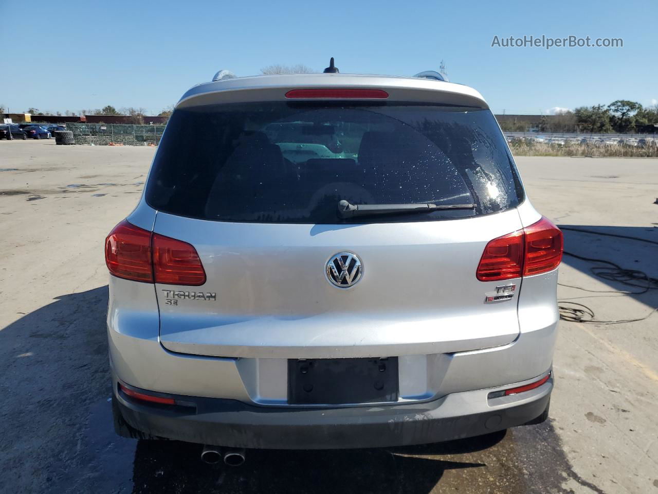 2016 Volkswagen Tiguan S Серебряный vin: WVGBV7AX2GW613383