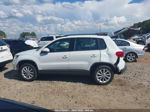 2017 Volkswagen Tiguan 2.0t/2.0t S Белый vin: WVGBV7AX2HK047136