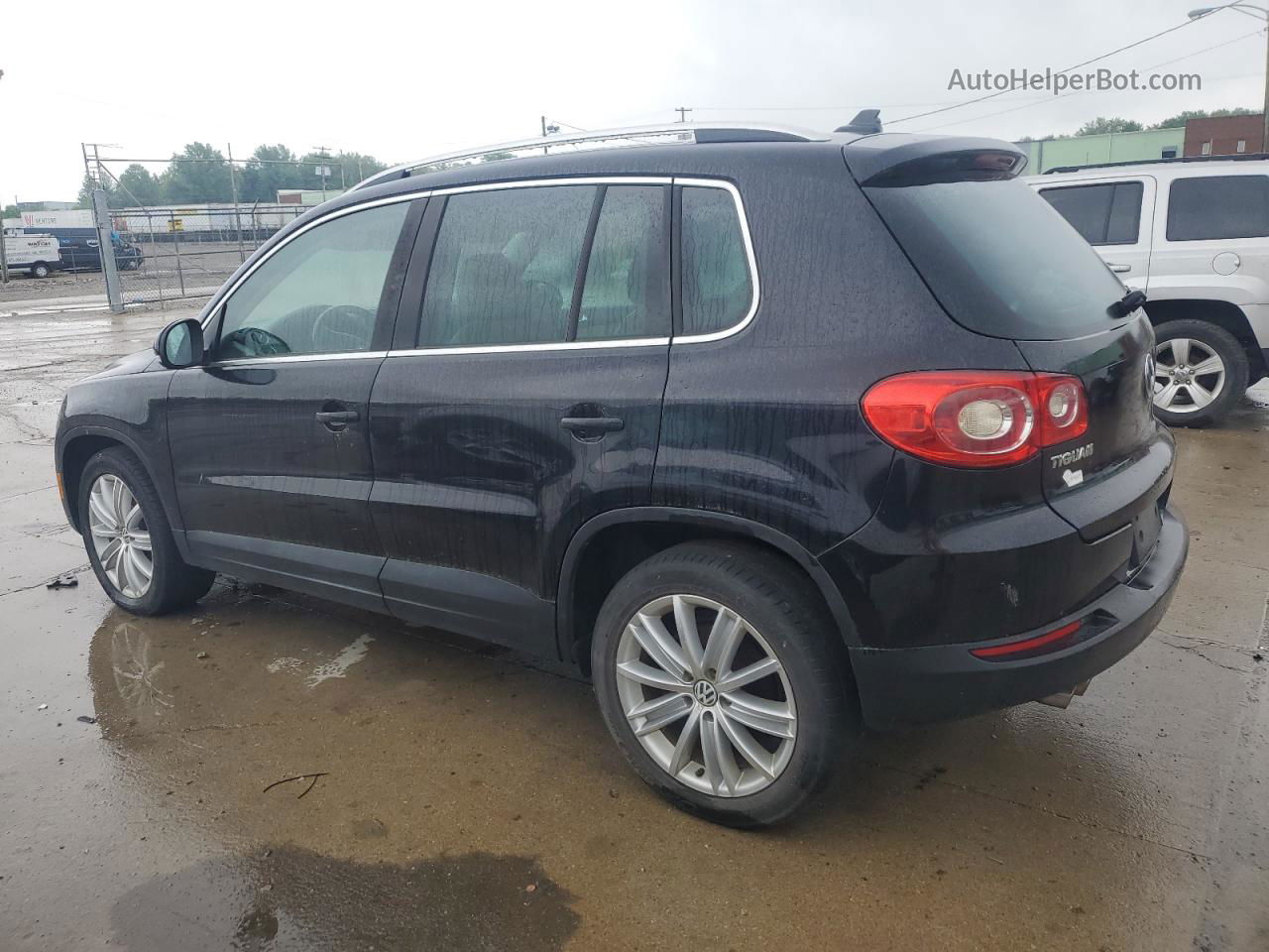 2010 Volkswagen Tiguan Se Black vin: WVGBV7AX3AW502574