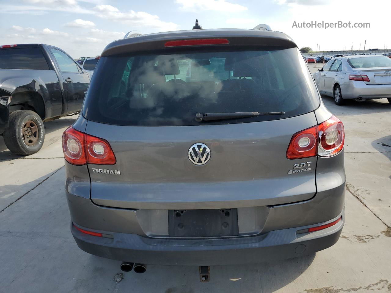 2010 Volkswagen Tiguan Se Gray vin: WVGBV7AX3AW513901