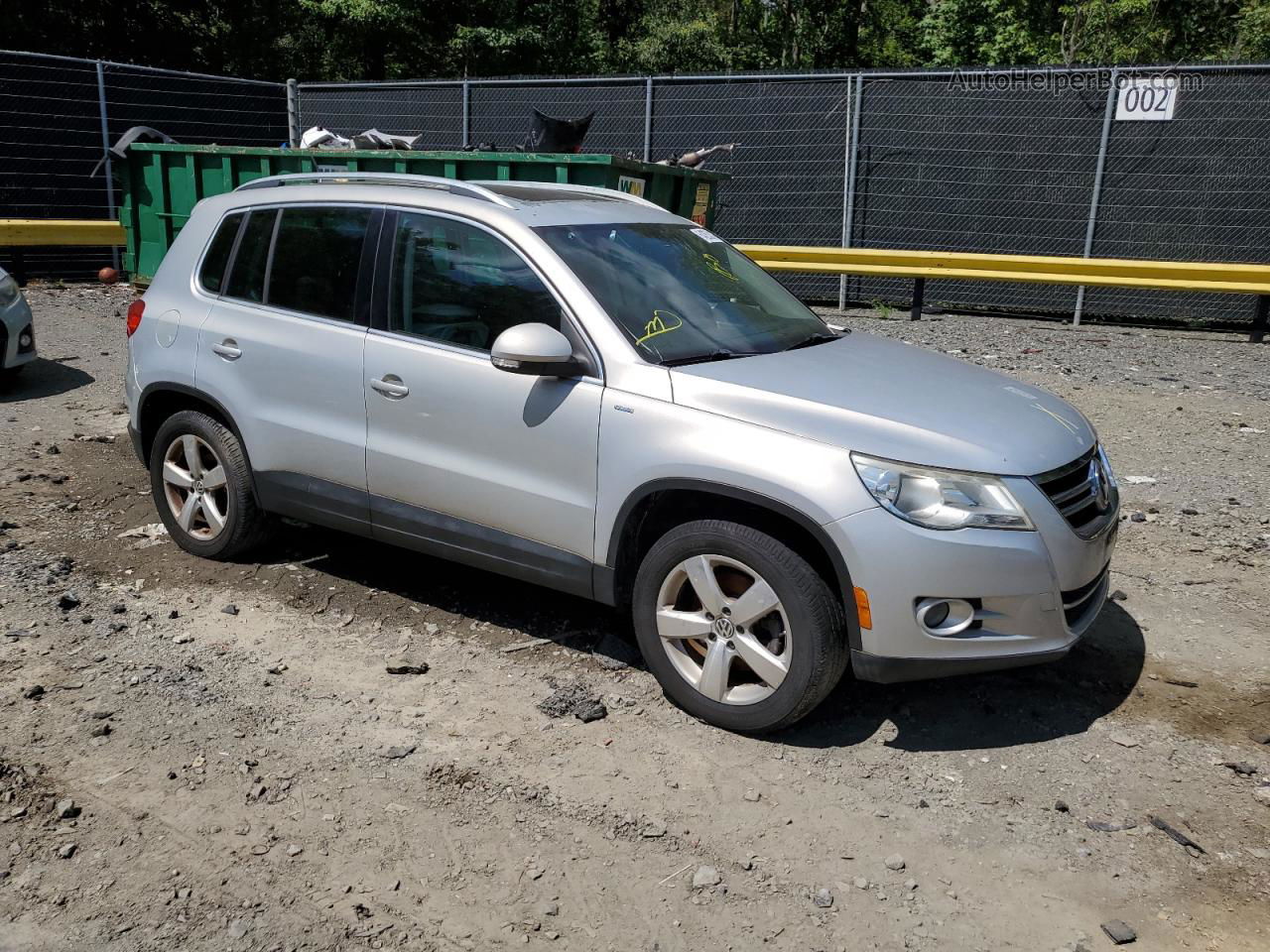 2010 Volkswagen Tiguan Se Silver vin: WVGBV7AX3AW523294